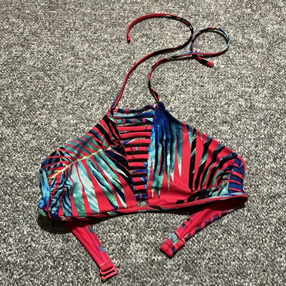 swim top size M